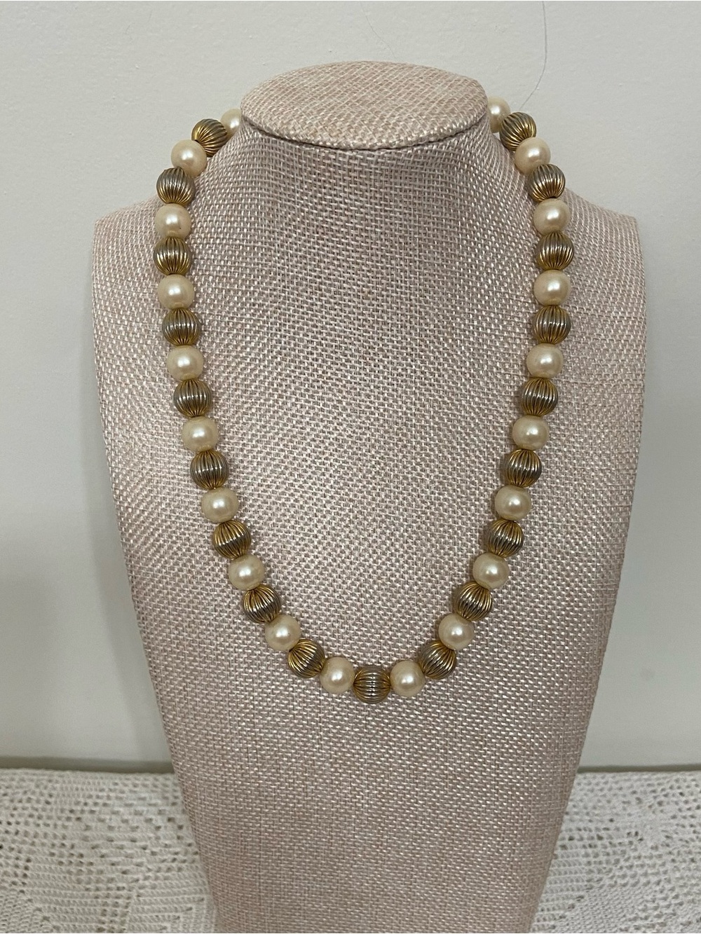 Vintage Faux Pearl Necklace Gold Tone Fluted Beads 18” Classic Statement